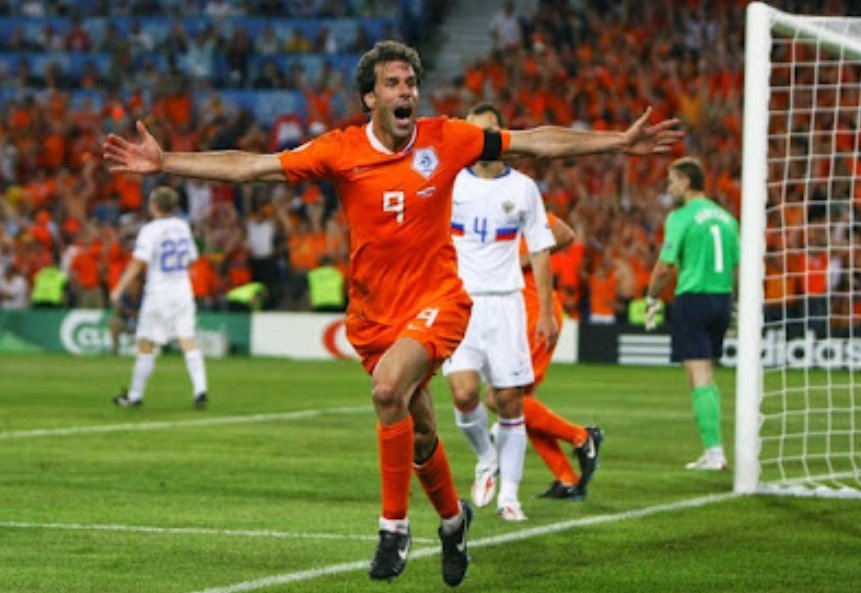 দ্রুততম খেলোয়াড় যারা চ্যাম্পিয়ন্স লিগ ইতিহাসে ৫০ গোল করেছেন